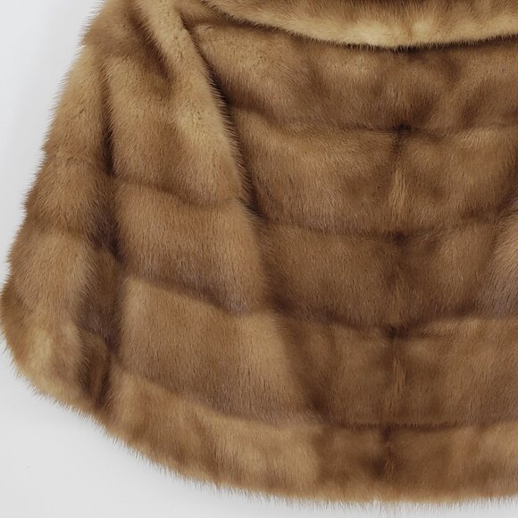 Vintage Brown Fur Cape - Picture 8 of 8
